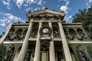 Image of Haunted Mansion at Disneyland